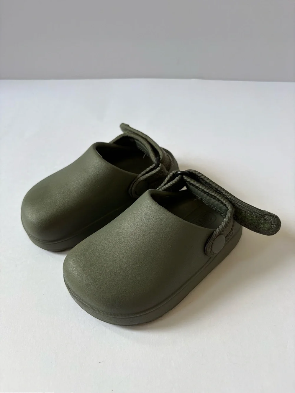 Zara Kids Rubber Mules Clogs Shoes Army Green 23 Comfy Water resistant Light m
